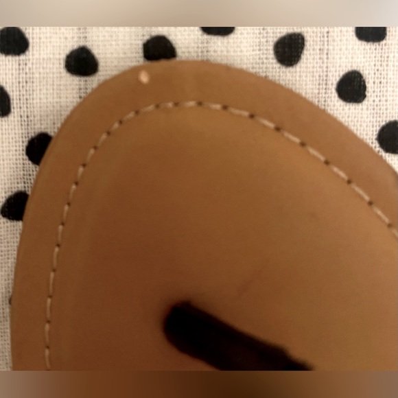 Db Dk Fashion Black Ankle Strap Flat Thong T-
Strap w/ Metallic Accents Size 10 - Picture 6 of 6